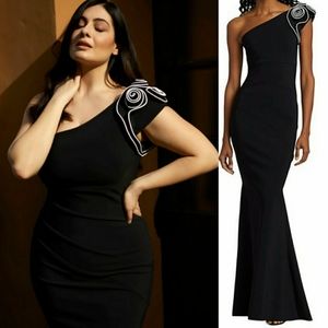 Chiara Boni La Petite Robe Karumanta One-Shoulder Mermaid Gown black size 2/4